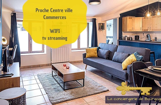 Jean Jaurès Moderne Sur Les Quais De Mâcon 