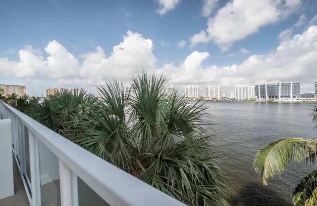 Le Marina Bay 310 STR-01478
