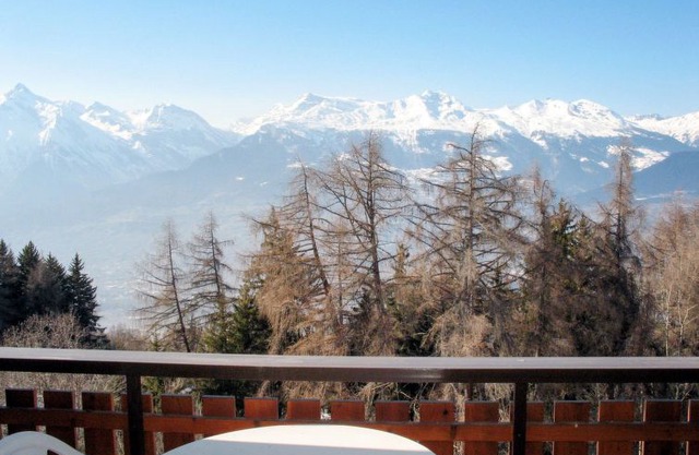 Les Mayens-de-Sion Apartment, Sleeps 6 with Free WiFi