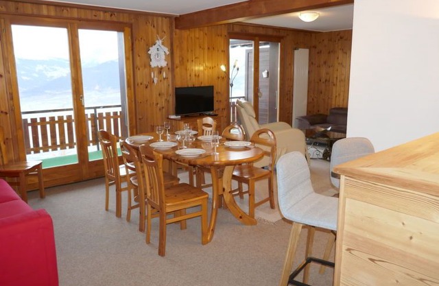 Les Mayens-de-Sion Apartment, Sleeps 6 with WiFi
