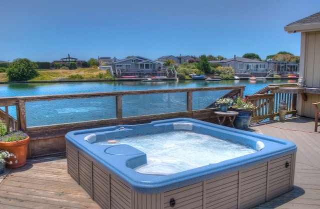 Light Filled Seadrift Home on the Inner Lagoon