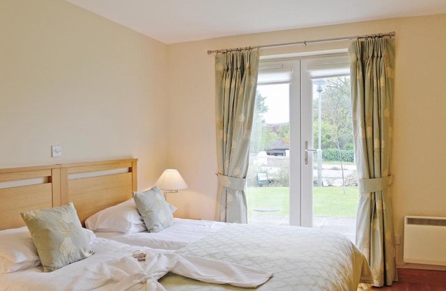 Links Apartment 29974