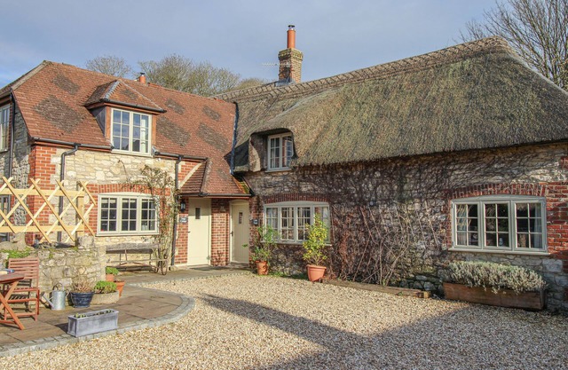 LITTLE FORGE, romantic, with open fire in West Lulworth