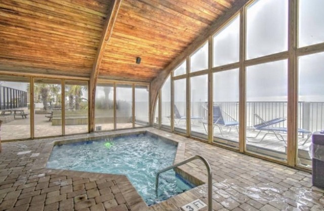 LOCATION-LOCATION-LOCATION -Ocean Front studio @Sands Ocean Club/Ocean Annie’s