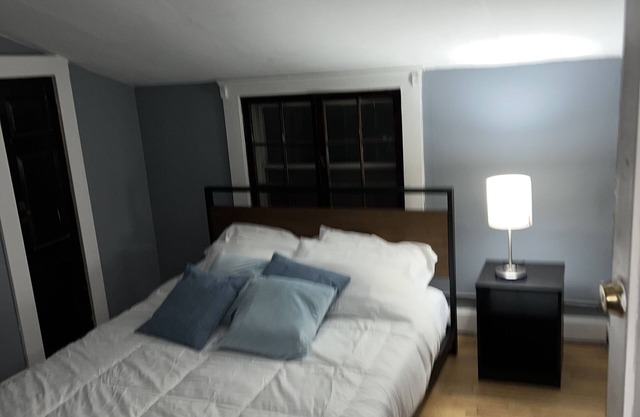 Lovely 2 BR Tremont Self Check-In