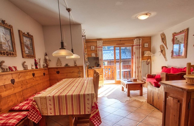 Lovely 3-bed apartment, mountain decor, ski-in/ski-out