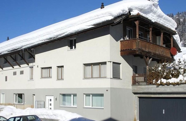 Lovely apartment for 4 people with WIFI, TV, balcony and pets allowed