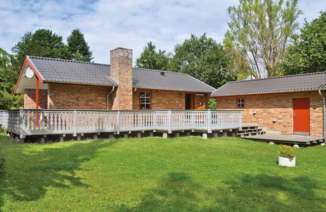 Lovely home in Egernsund with kitchen