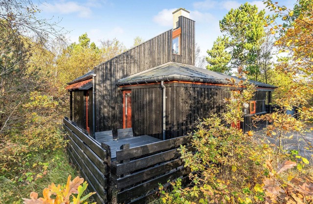 Lovely home in Grenaa with WiFi