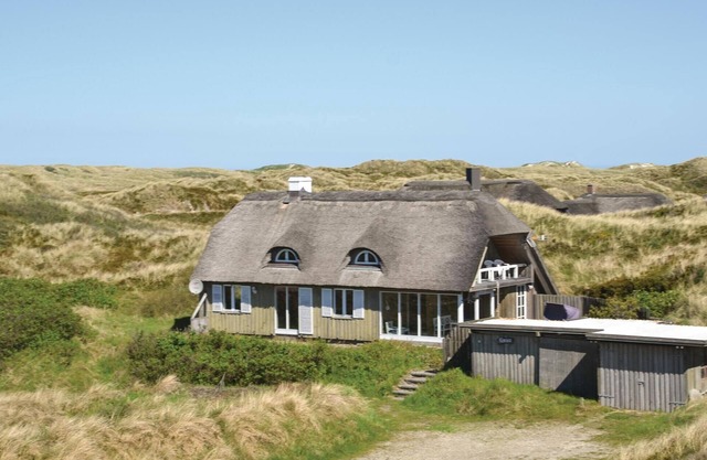 Lovely home in Oksbøl with sauna