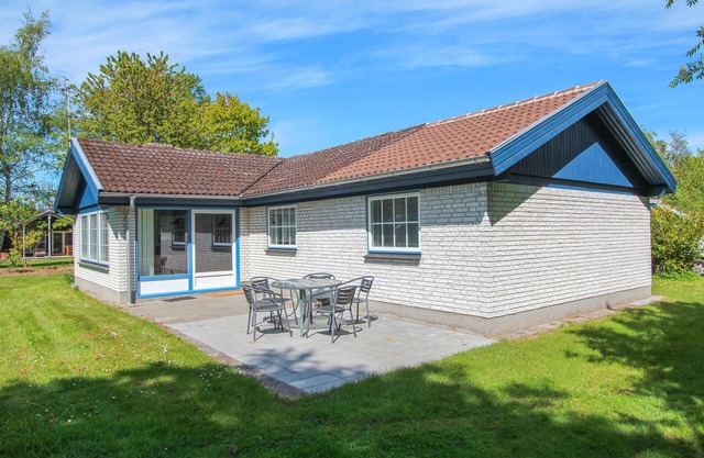 Lovely home in Samsø with kitchen
