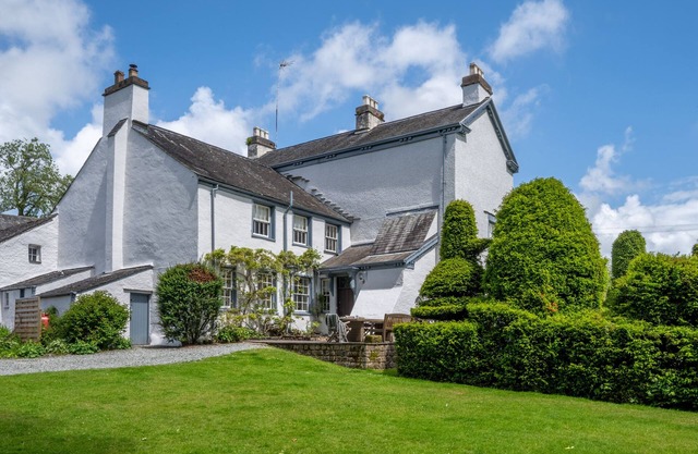 Low Graythwaite Hall 