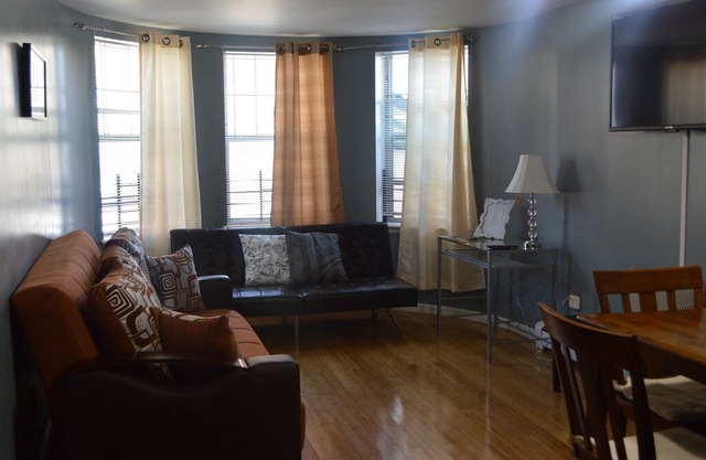 Luxurious Brooklyn Getaway - One Bedroom Apartment