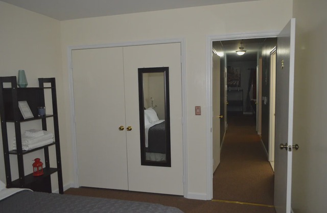 Luxurious Brooklyn Getaway - Two Bedroom Apartment