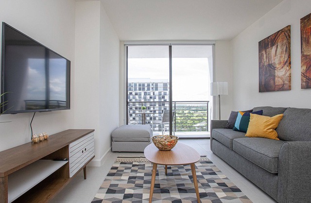 Luxury 1BD/1BT Apartment in Downtown Doral