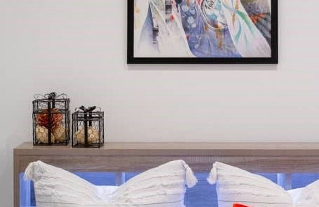 Luxury 3brm 2bth Woolstore apt with BBQ Courtyard