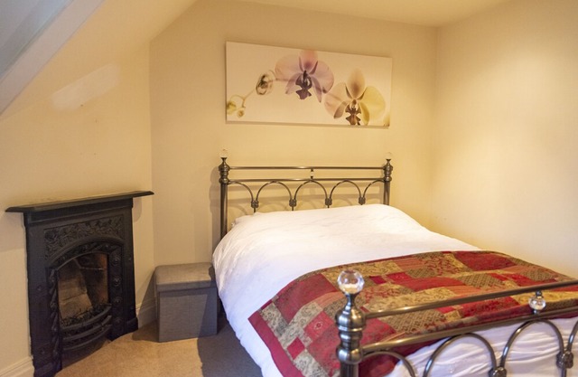 Luxury Apt No. 2 - One Bed Apartment (Sleeps 4)