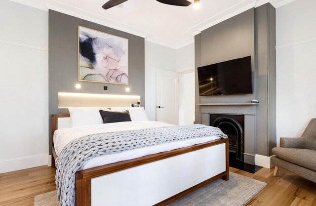 Luxury Barangaroo Balcony Apartment