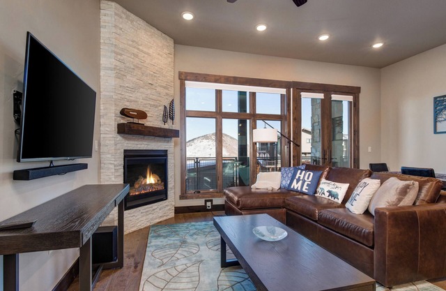 Luxury Condo in Central Location, Free Shuttle, Chef