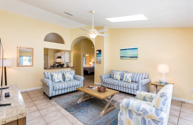 Luxury on a budget - Sunridge Woods - Welcome To Contemporary 3 Beds 2 Baths Villa - 7 Miles To Disney