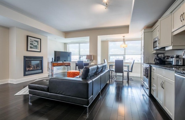 Luxury One Bedroom Apartment in Kings Wharf