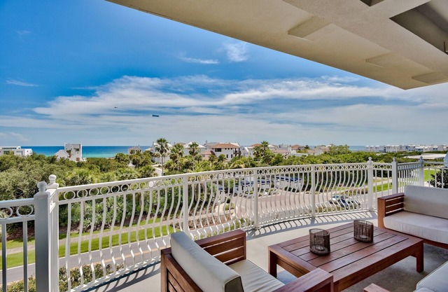 The Alexander At Palm Court 