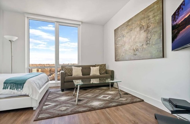 Luxury Studio Apartment | Downtown White Plains | Gym + Clubroom