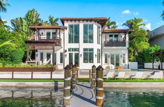Luxury villa / Waterfront / Provate island / 5bd