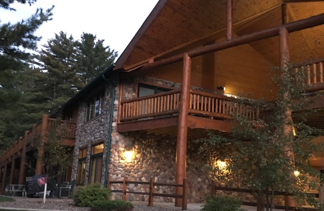 Luxury Waterfront Lake Minocqua 2 Story Rustic Townhome 3bd Garage