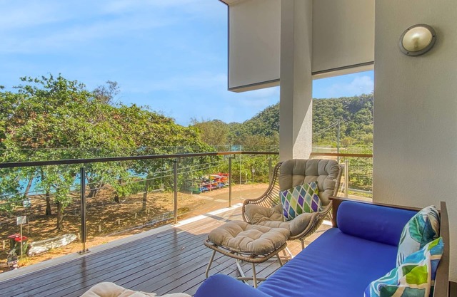 Maggies Beachfront Apt. 12