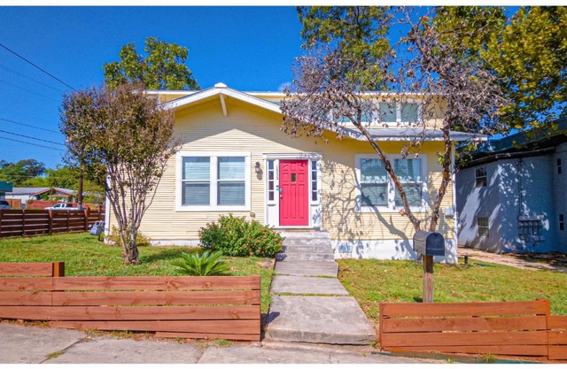 Magnificent Large Home Near Downtown