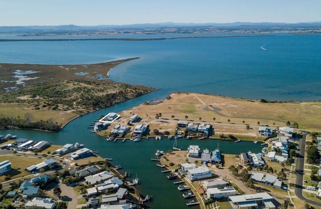 Magnificent luxury waterfront holiday home on the Paynesville canals