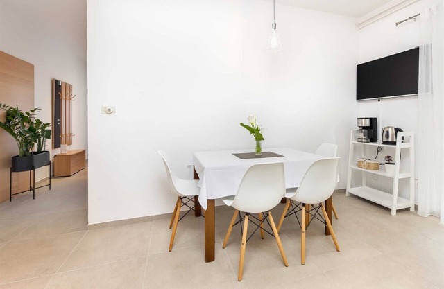 MAGNOLIA Two-Bedroom Apartment