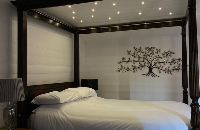 Magpie 1 Hot Tub HuntersMoon-Warminster-Bath-Wiltshire