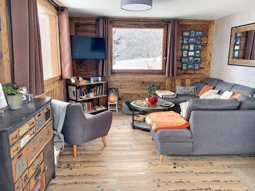 Maison de 3 chambres avec terrasse et wifi a Seez a 2 km des pistes