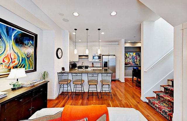 Mary's Place: Modern 3BR in Peaceful Neighborhood Near Seattle Center