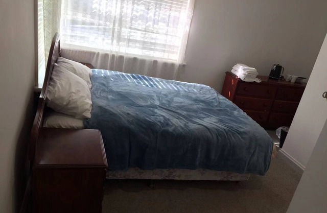 Master Bedroom with its own bathroom,right opposite to Deakin Uni Burwood Campus