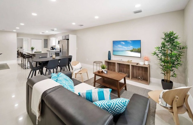 Miami Wynwood Luxury House 4 Bedrooms-3 Bathrooms