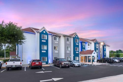 Microtel Inn 