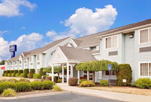 Microtel Inn 