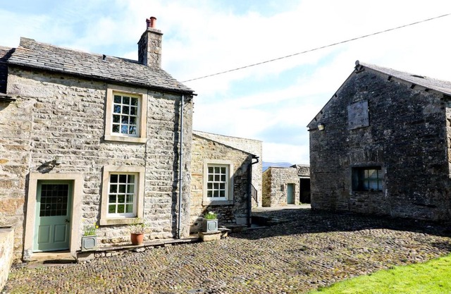 October Cottage Lancaster 