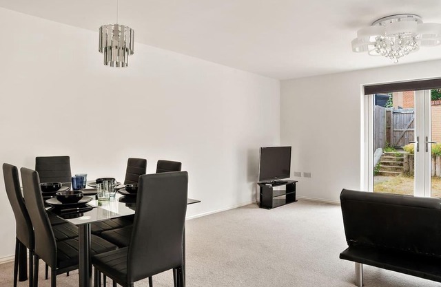 Modern 3 Bedroom Home in Cambridge