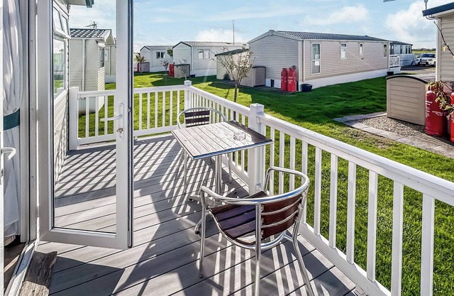 Modern and contemporary 12ft-wide caravan with two twin.