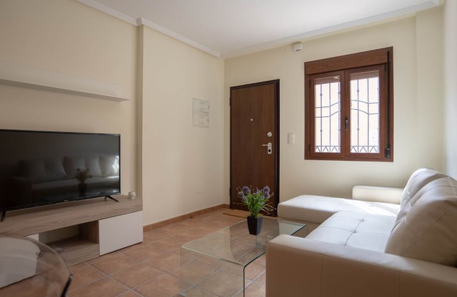 MODERN APARTMENT SECOND LINE TO THE BEACH