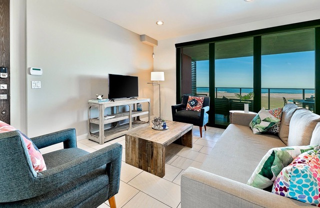 Modern Beachfront Condo w/Spacious Balcony, Views, A/C - Dogs OK