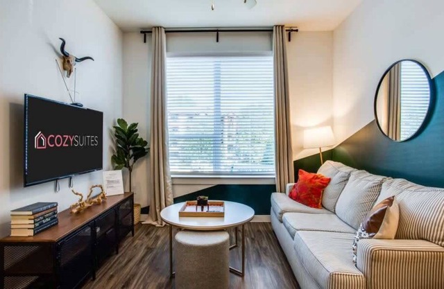 Modern CozySuites in East Riverside Downtown #04