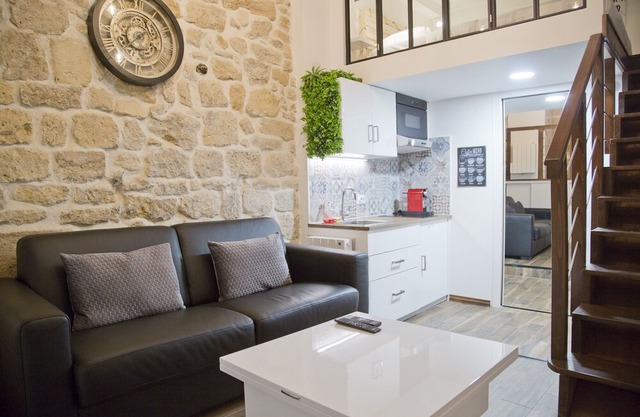 Modern Tasty Saint Germain Latin Quarter