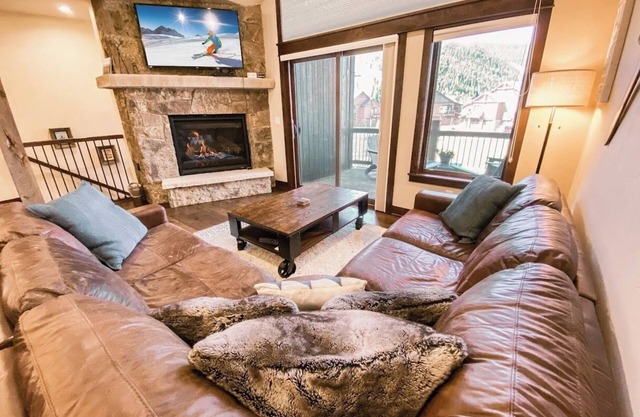 Modern Townhome | Slope View | Private Hot tub
