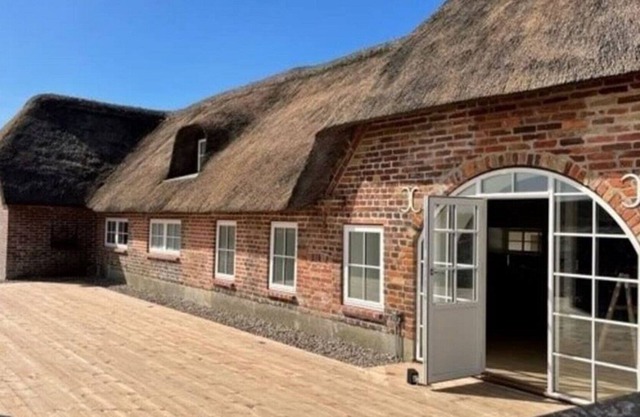 Modernly equipped holiday home with activity room, pool, whirlpool and sauna