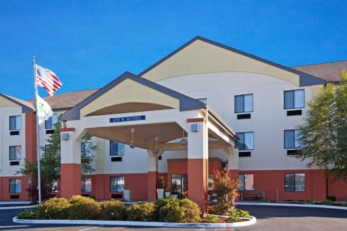 Holiday Inn Express Suites Muncie Ihg Hotel 